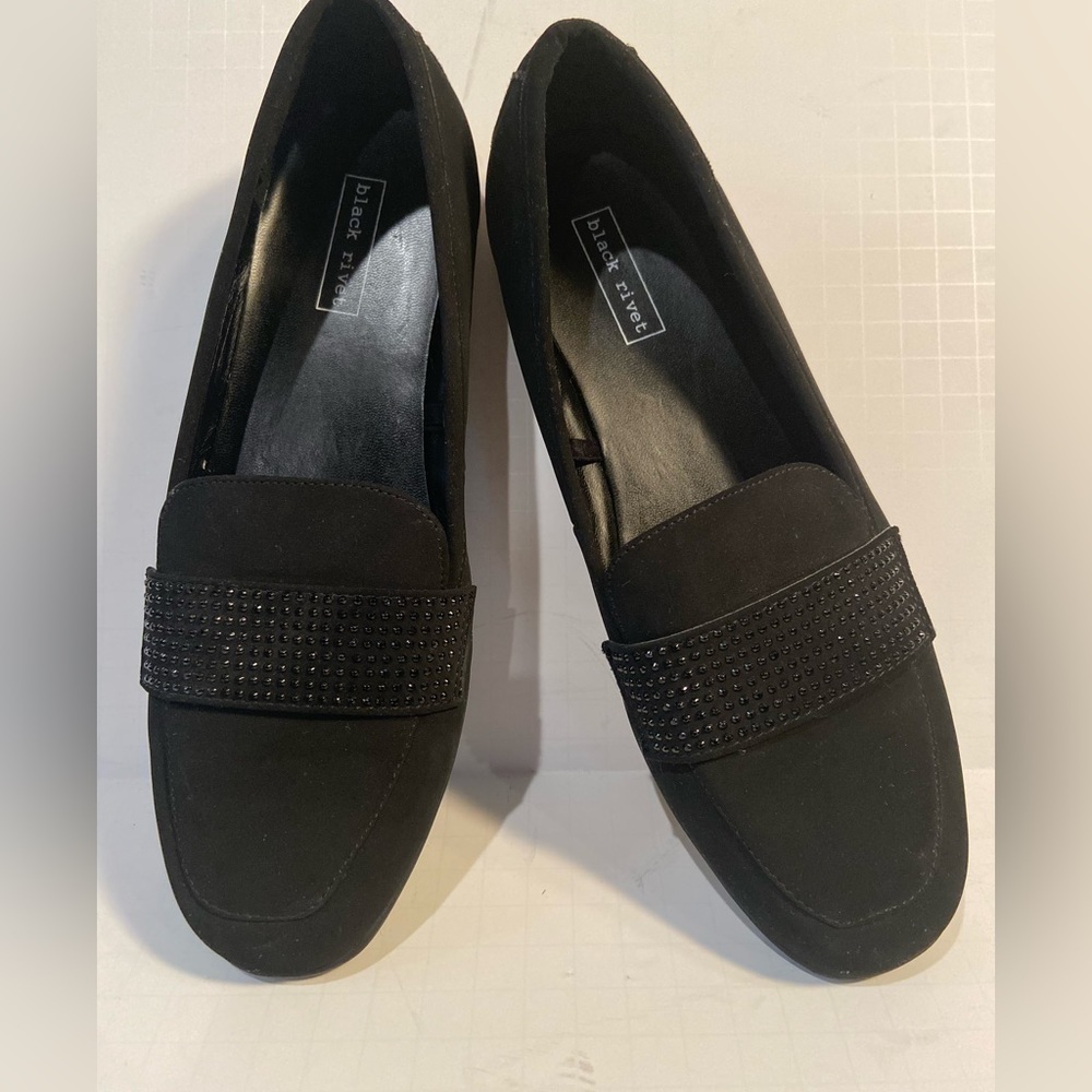 Black Rivet~Black Faux Suede & Rhinestone slip-On Loafers~Rubber Outsole~Size 8W